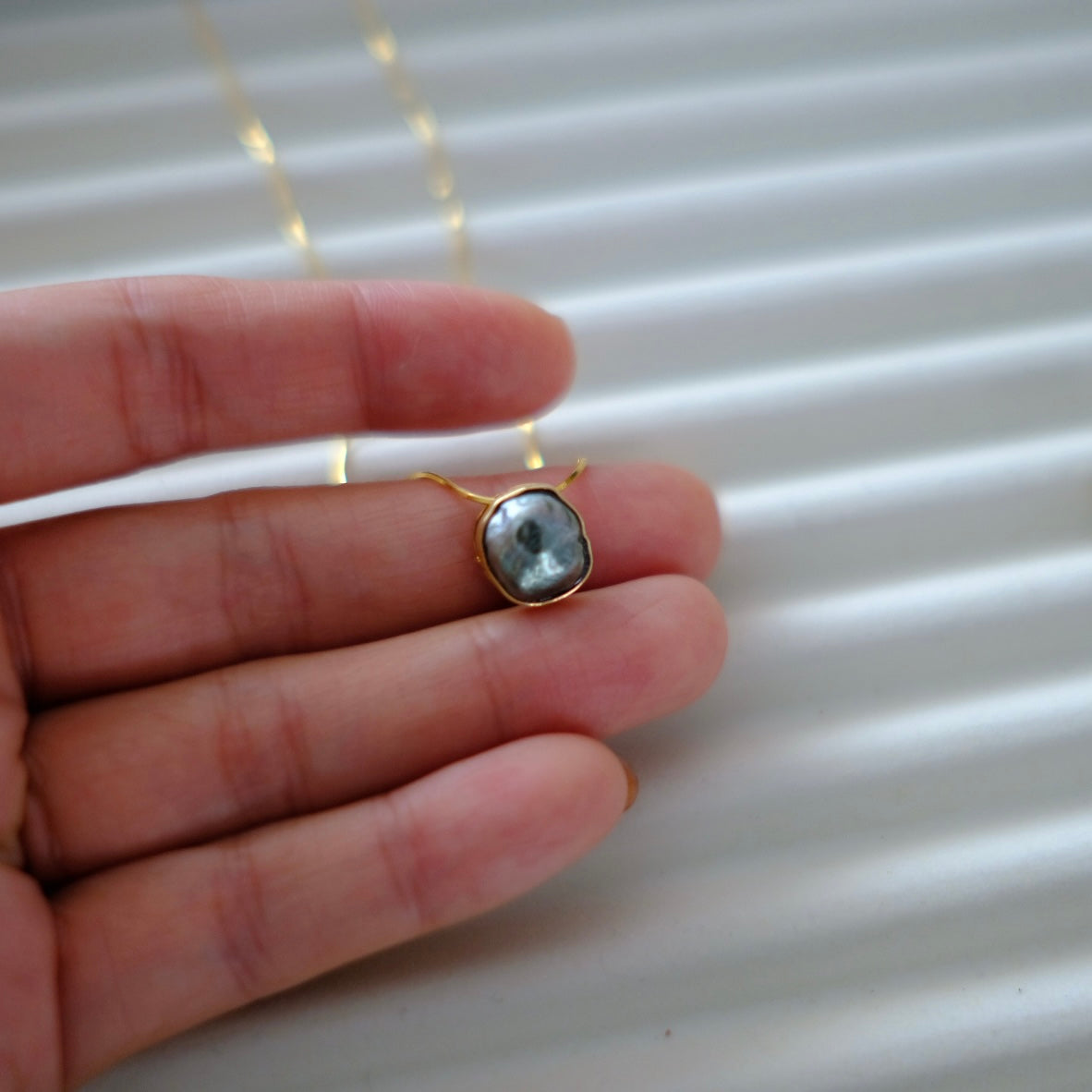 Tahitian Pearl, 18K Pendant, Keshi Pearl, 8-9mm
