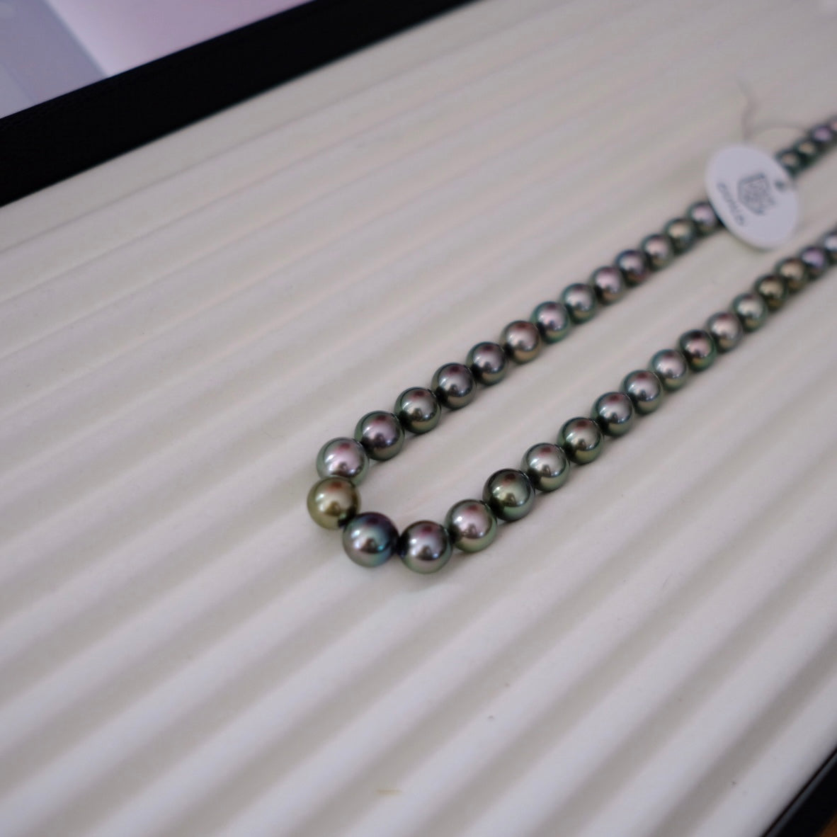 Tahitian Peacock Green Necklace, 8.2-11.2mm, Pearl Necklace, GUILD Certificate