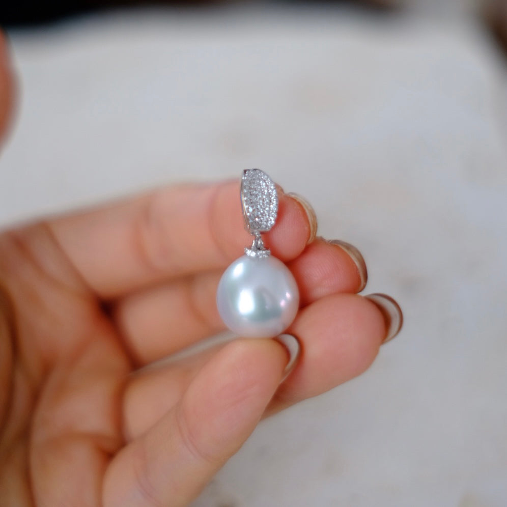 Z057 Classic Bails, AU750, Diamond 0.175ct