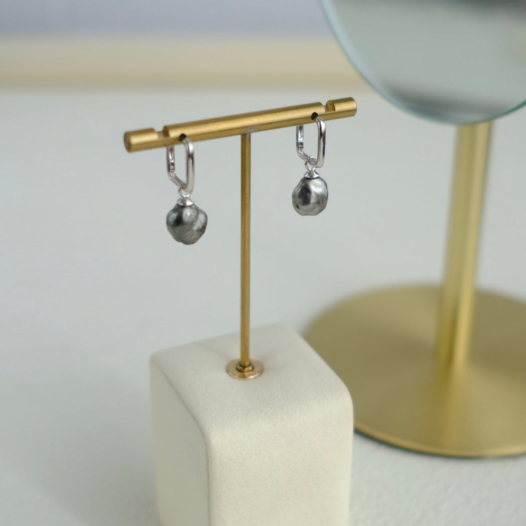 Z033 Classic Earrings Accessories, AU750, 2.219g