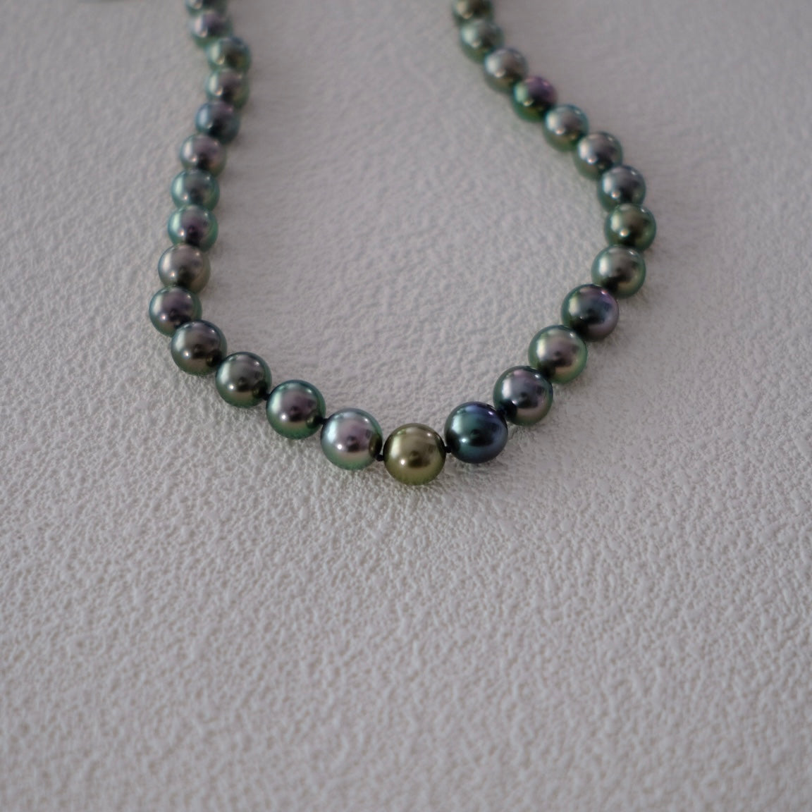 Tahitian Peacock Green Necklace, 8.2-11.2mm, Pearl Necklace, GUILD Certificate
