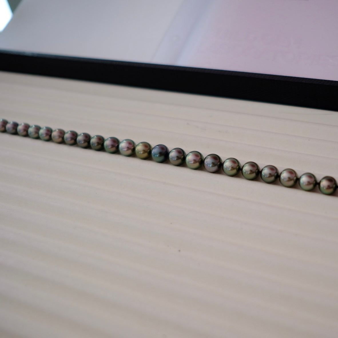 Tahitian Peacock Green Necklace, 8.2-11.2mm, Pearl Necklace, GUILD Certificate
