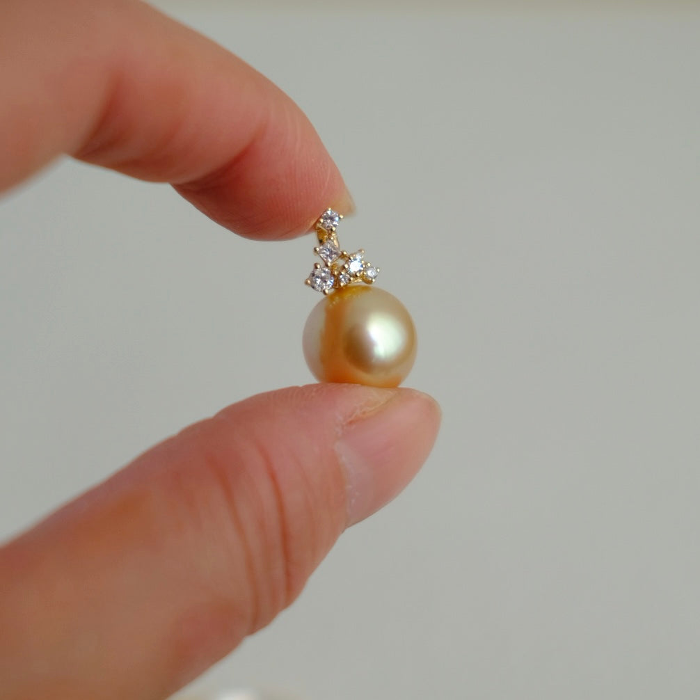 Z022 Classic Bails, AU750, Diamond 0.19ct