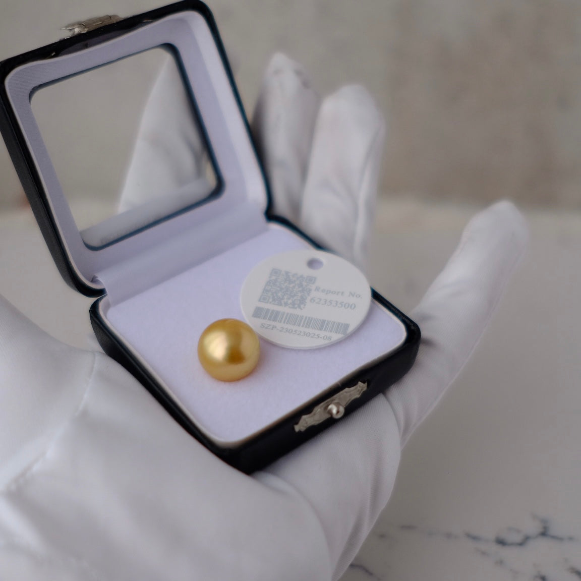 Golden South Sea Pearl, 13.7mm, Loose Pearl, GUILD Certificate