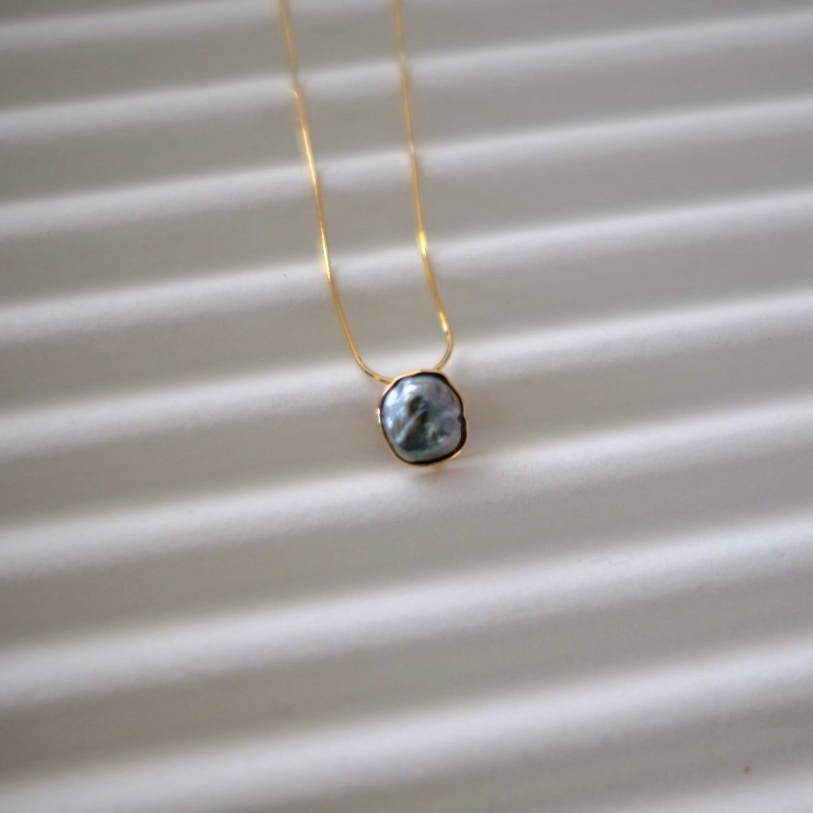 Tahitian Pearl, 18K Pendant, Keshi Pearl, 8-9mm