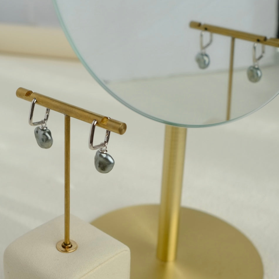 Z033 Classic Earrings Accessories, AU750, 2.219g