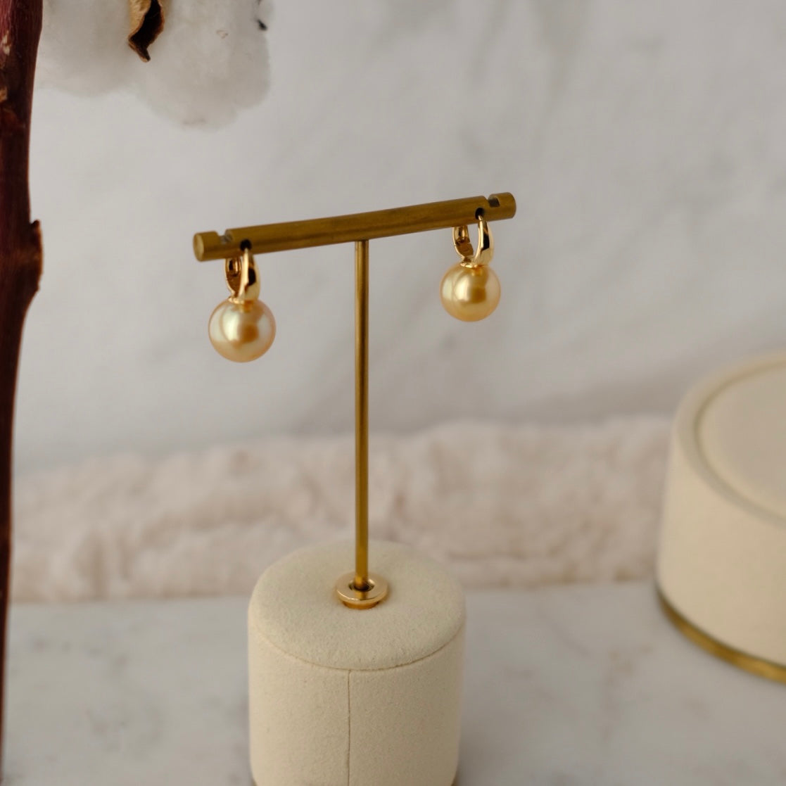 Golden South Sea Pearl, 18K Earrings, 11.7mm