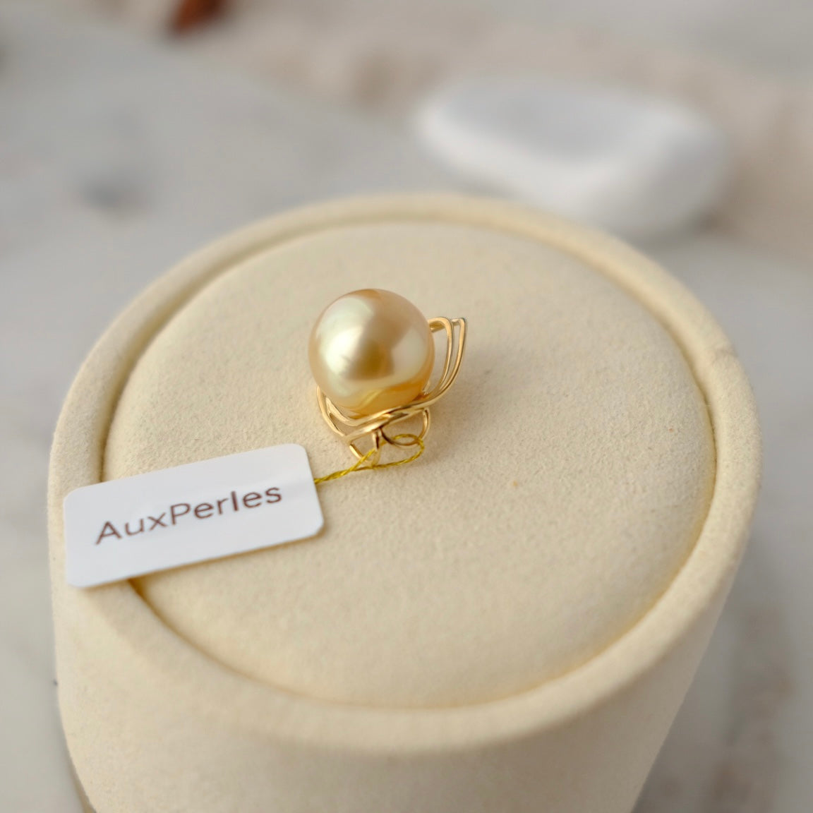 Golden South Sea Pearl, 18K Pendant, 13.2mm