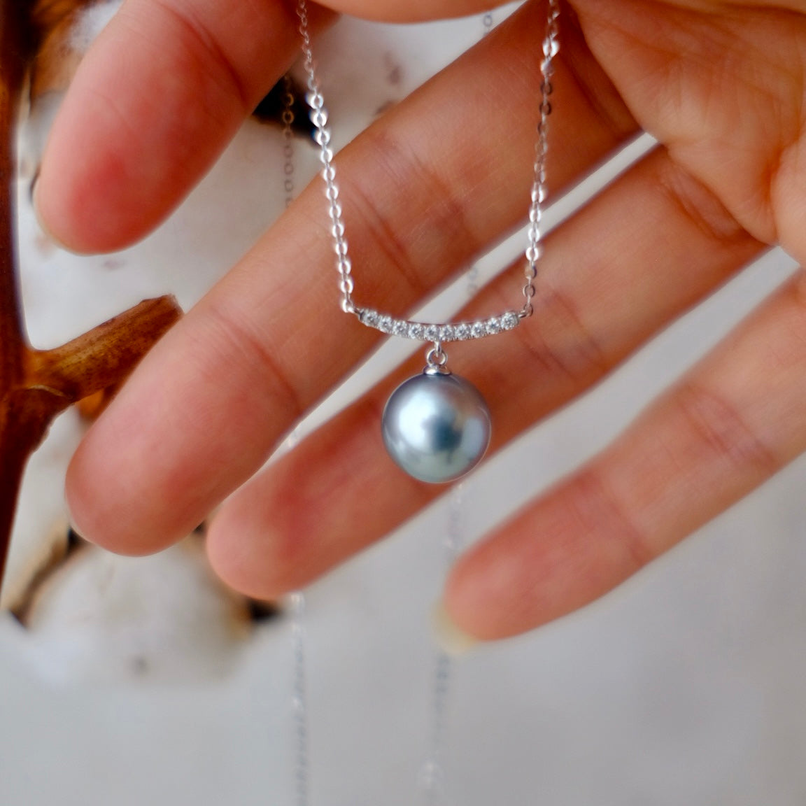 Tahitian Pearl 18K Diamond Pendant, 11mm