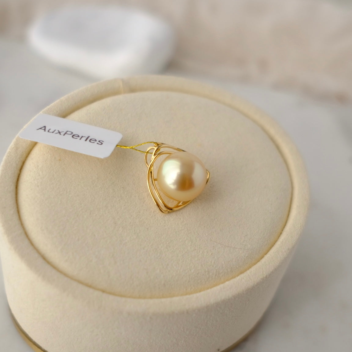 Golden South Sea Pearl, 18K Pendant, 13.2mm