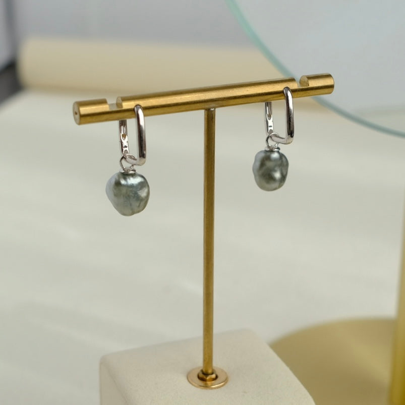 Z033 Classic Earrings Accessories, AU750, 2.219g