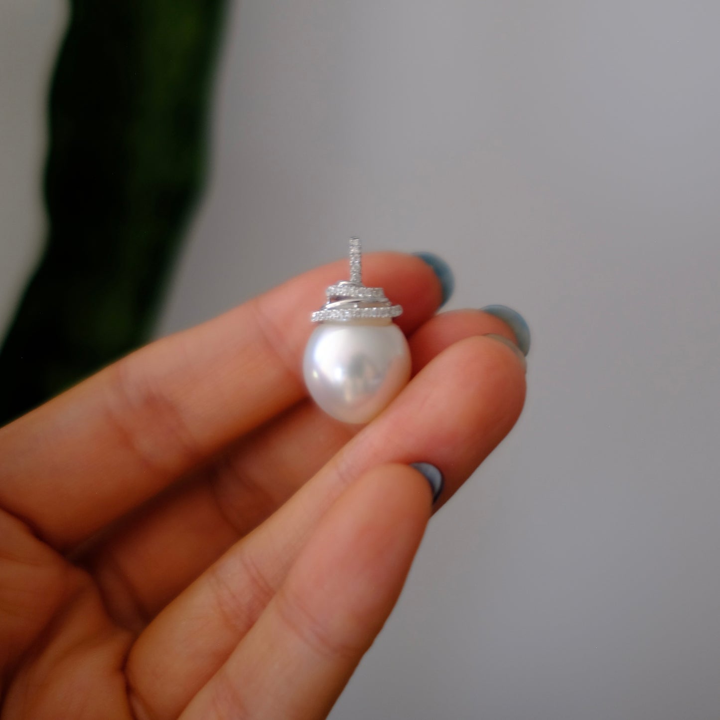 White South Sea Pearl Pendant, DT 13.5*15.9mm, AU750 Diamond 0.115ct, PASPALEY