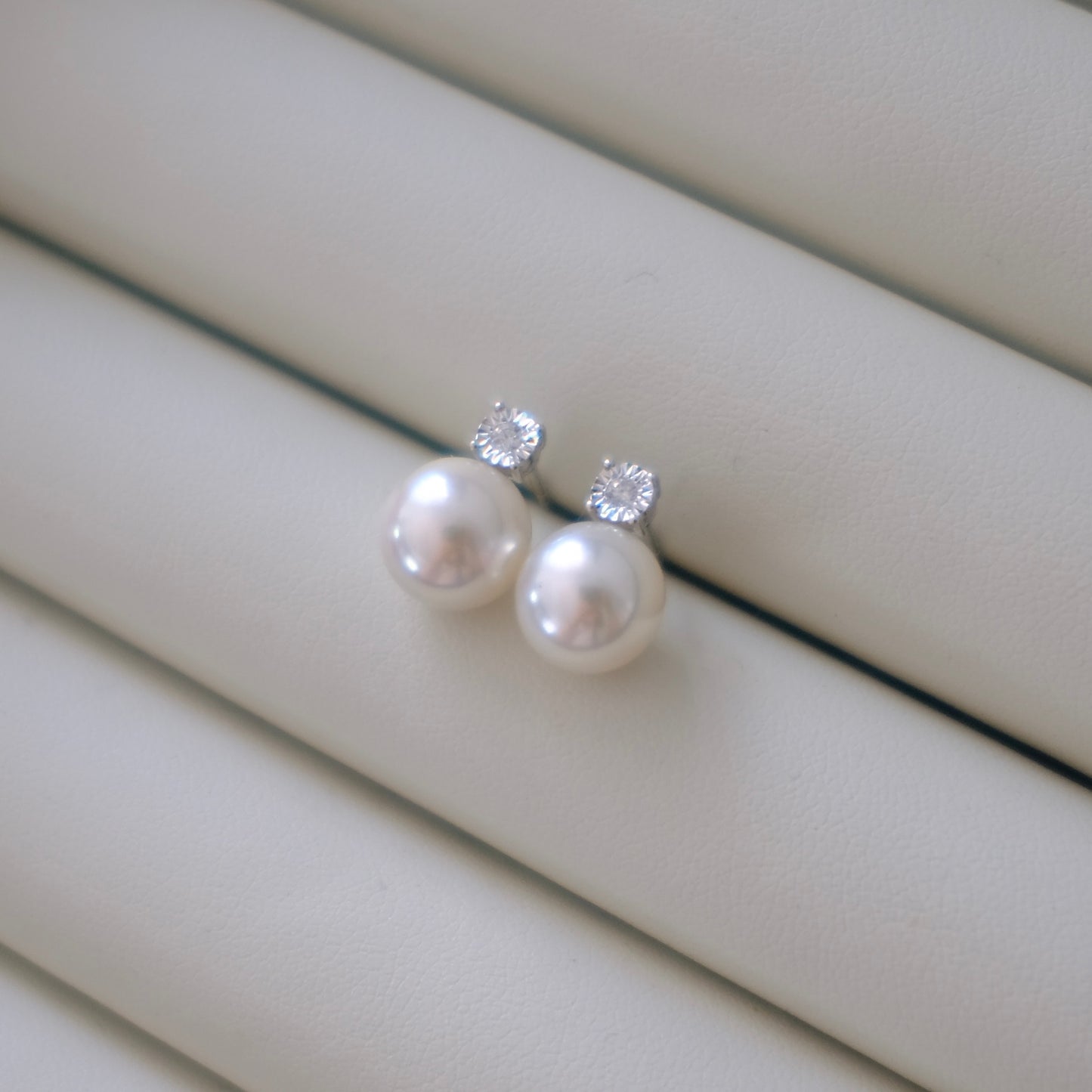Z70 Classic Earrings Accessories, AU750, Diamond 0.06ct