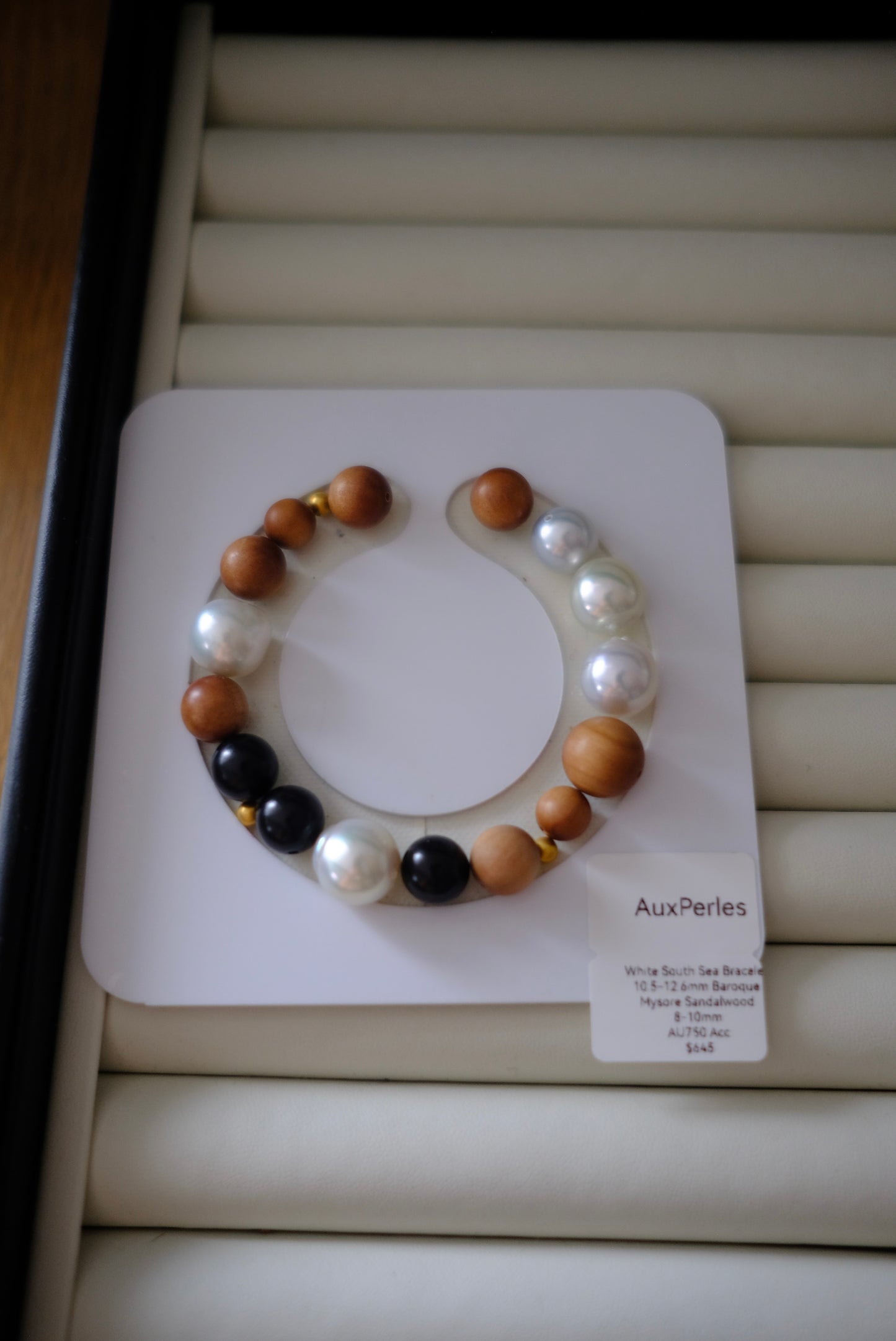 White South Sea Bracelet