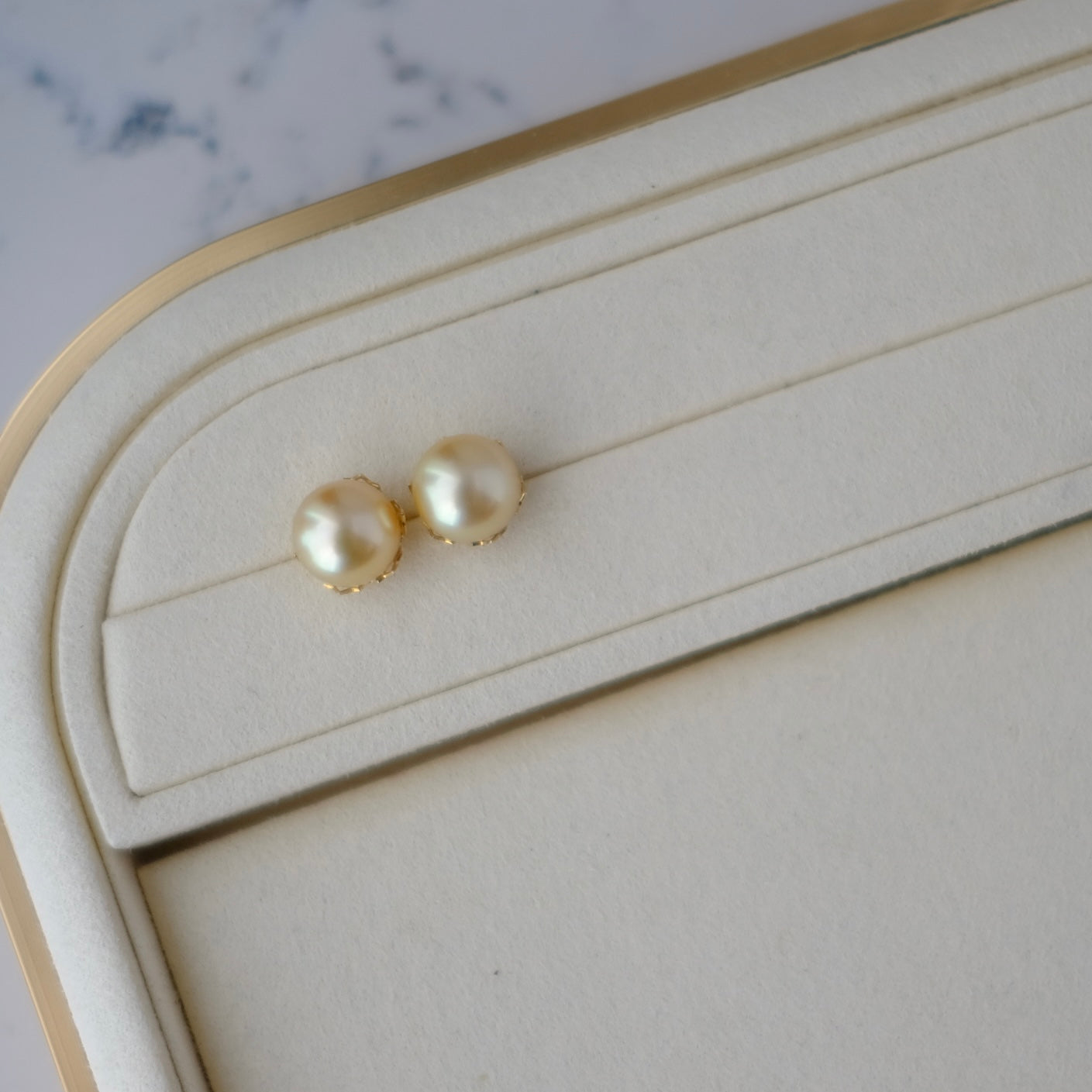 Golden South Sea Pearl, 18K Earrings, 11.3mm