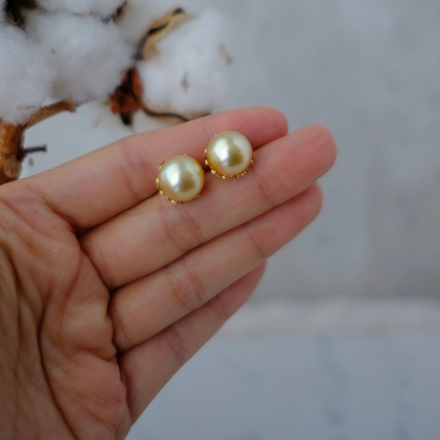 Golden South Sea Pearl, 18K Earrings, 11.3mm