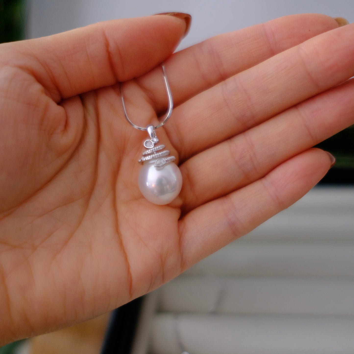 White South Sea Pearl Pendant, DT 13.5*15.9mm, AU750 Diamond 0.088ct, PASPALEY