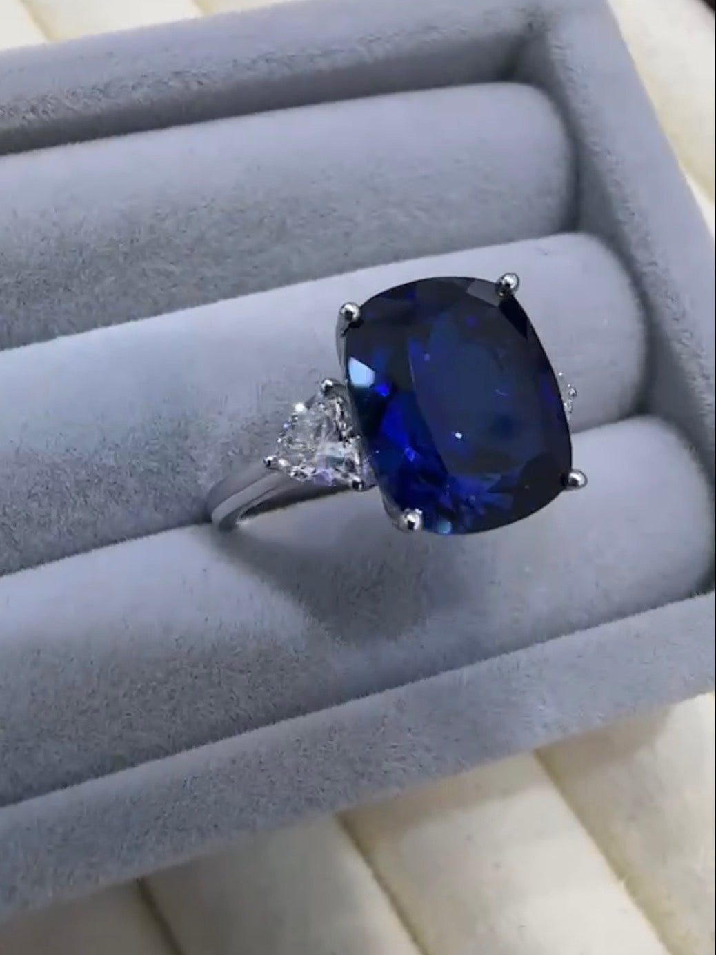 Lab Sapphire 7.335ct ring