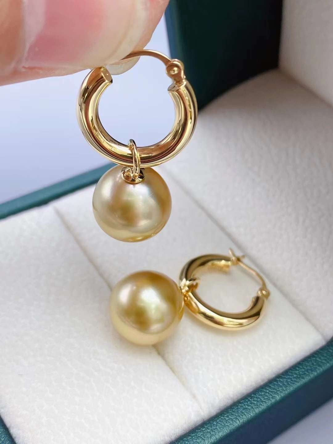 Z025 Classic Earrings Accessories, AU750