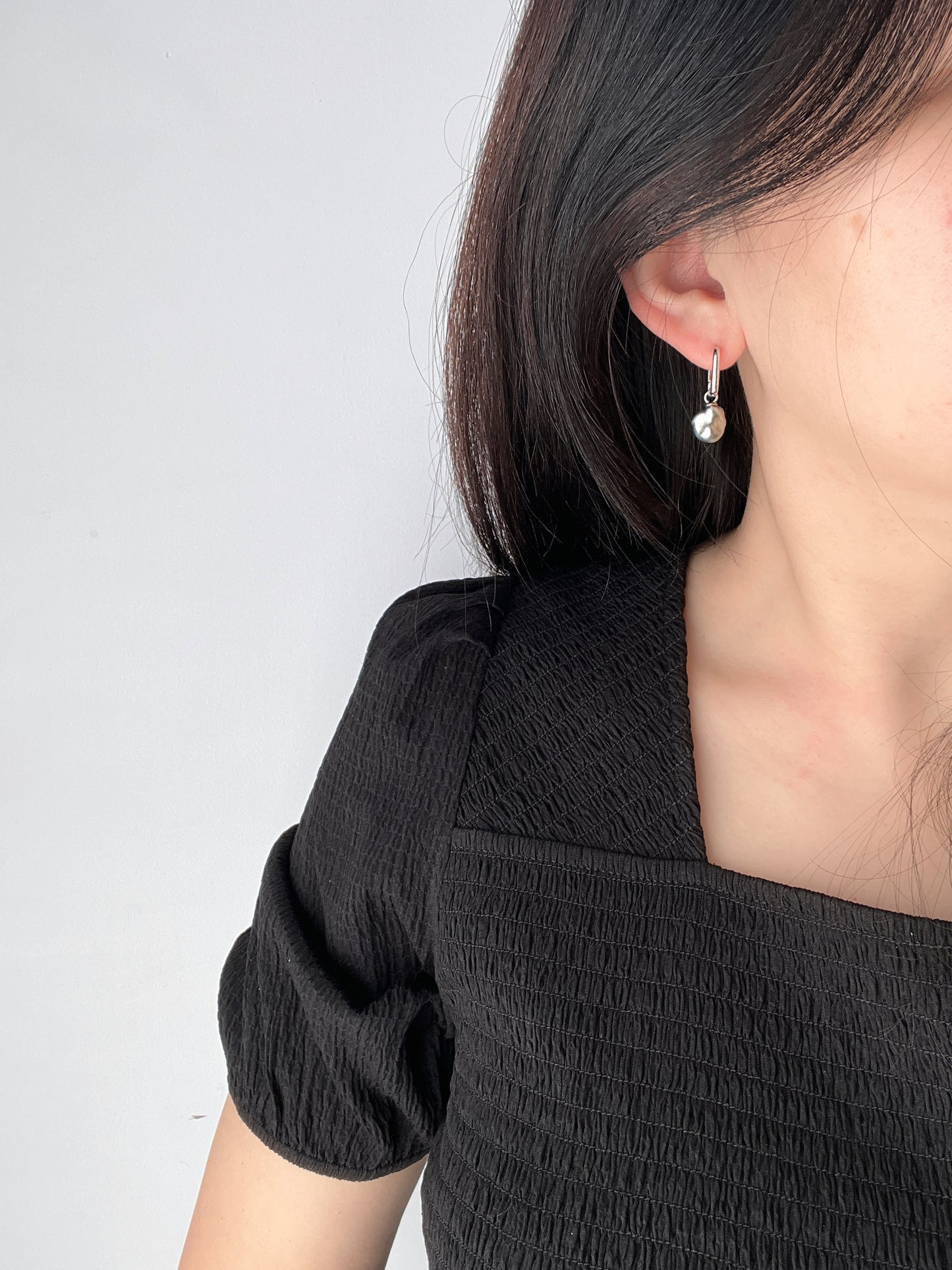 Z033 Classic Earrings Accessories, AU750, 2.219g