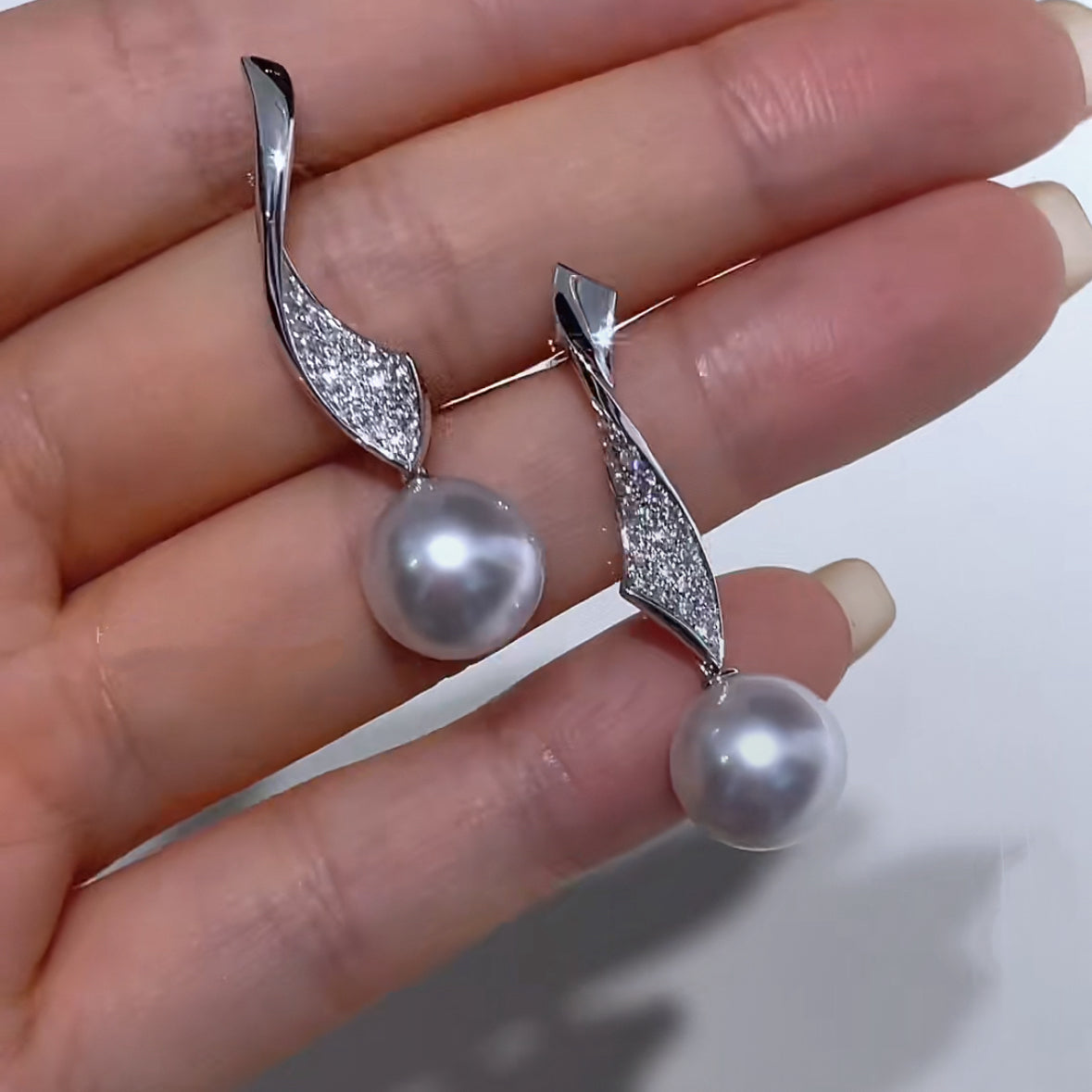 Z71 Classic Earrings Accessories, AU750, Diamond 0.218ct