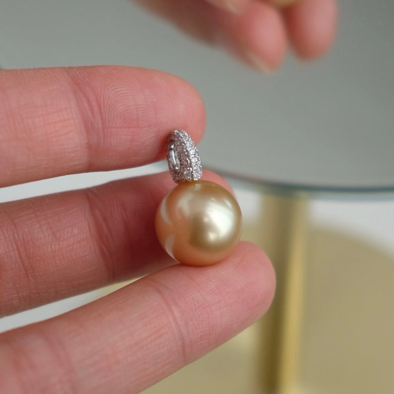 Z032 Classic Bails, AU750, Diamond 0.27ct