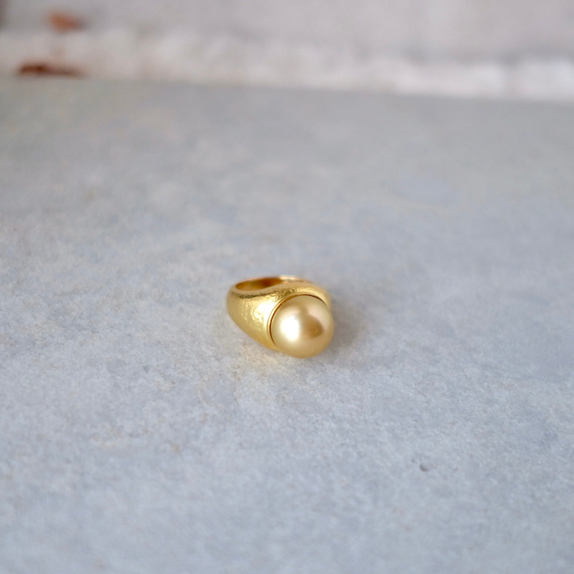 CR004 Antique Arch Ring