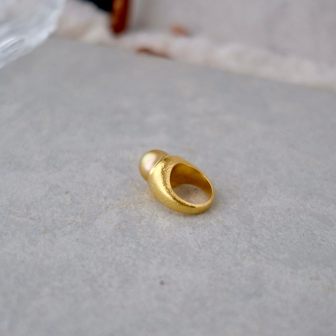 CR004 Antique Arch Ring