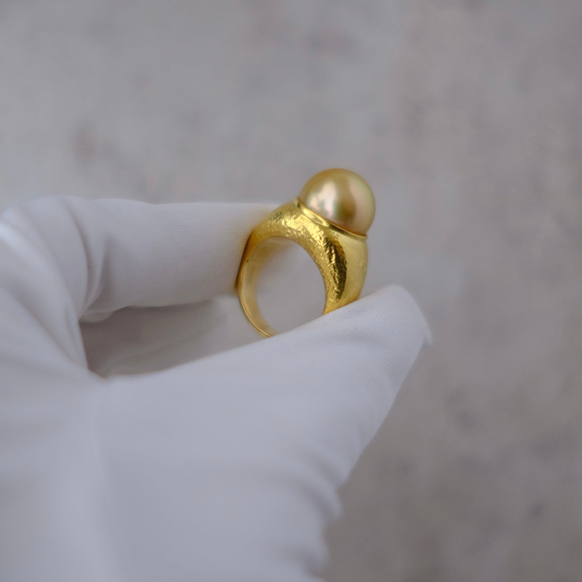 CR004 Antique Arch Ring