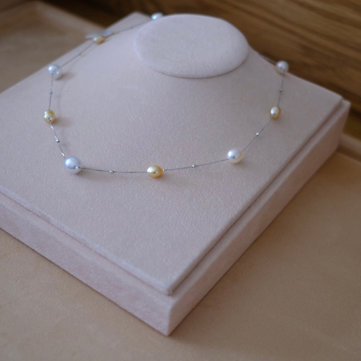 White and Golden South Sea Pearl, 18K Chain, Baroque, 6-9.2mm