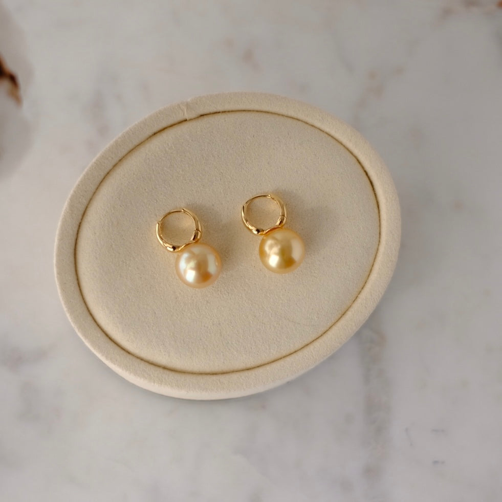 Golden South Sea Pearl, 18K Earrings, 11.7mm