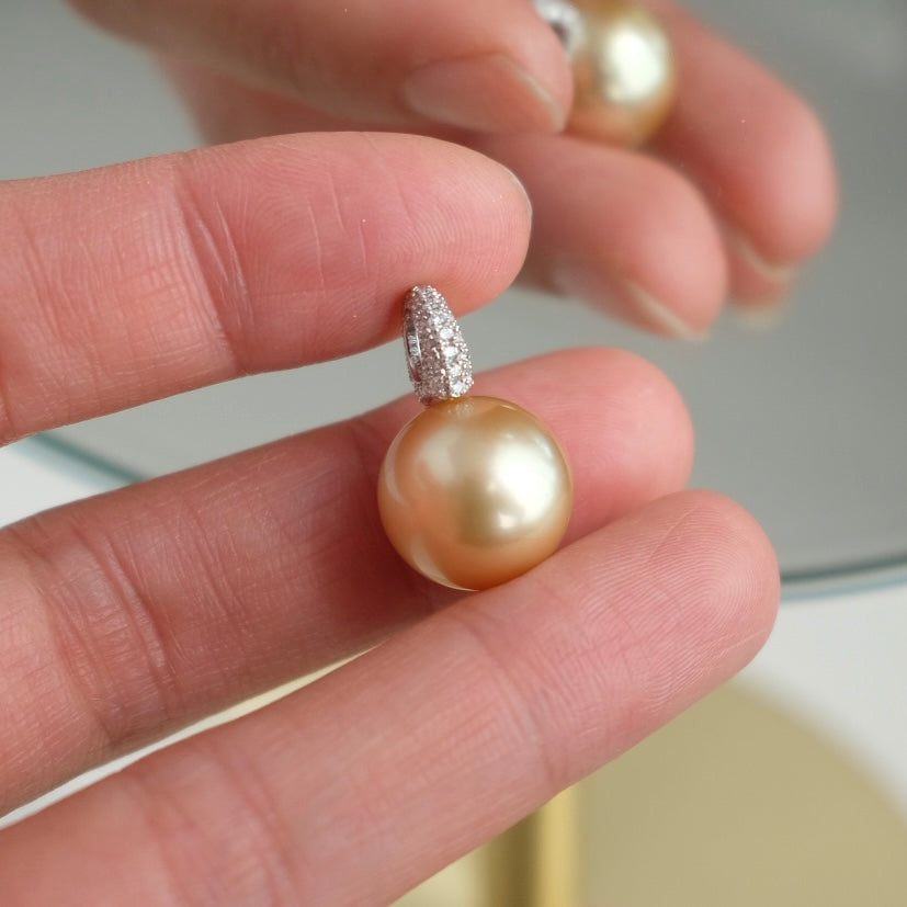 Z032 Classic Bails, AU750, Diamond 0.27ct
