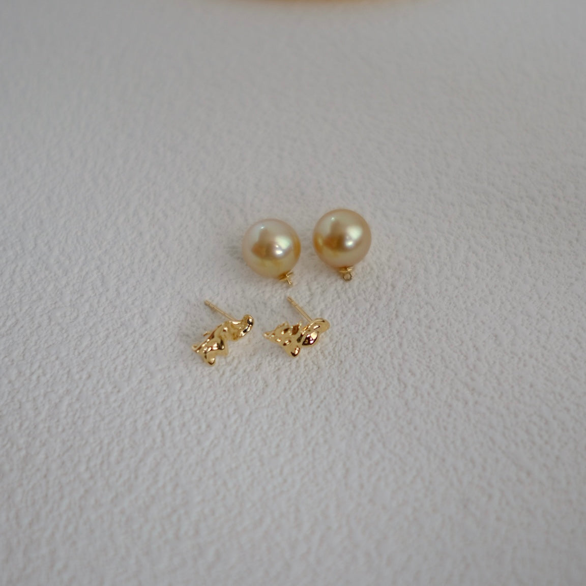 Z023 Classic Earrings Accessories, AU750, 2.602g