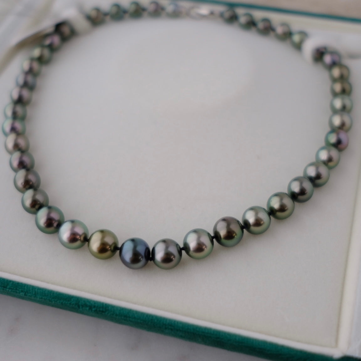 Tahitian Peacock Green Necklace, 8.2-11.2mm, Pearl Necklace, GUILD Certificate