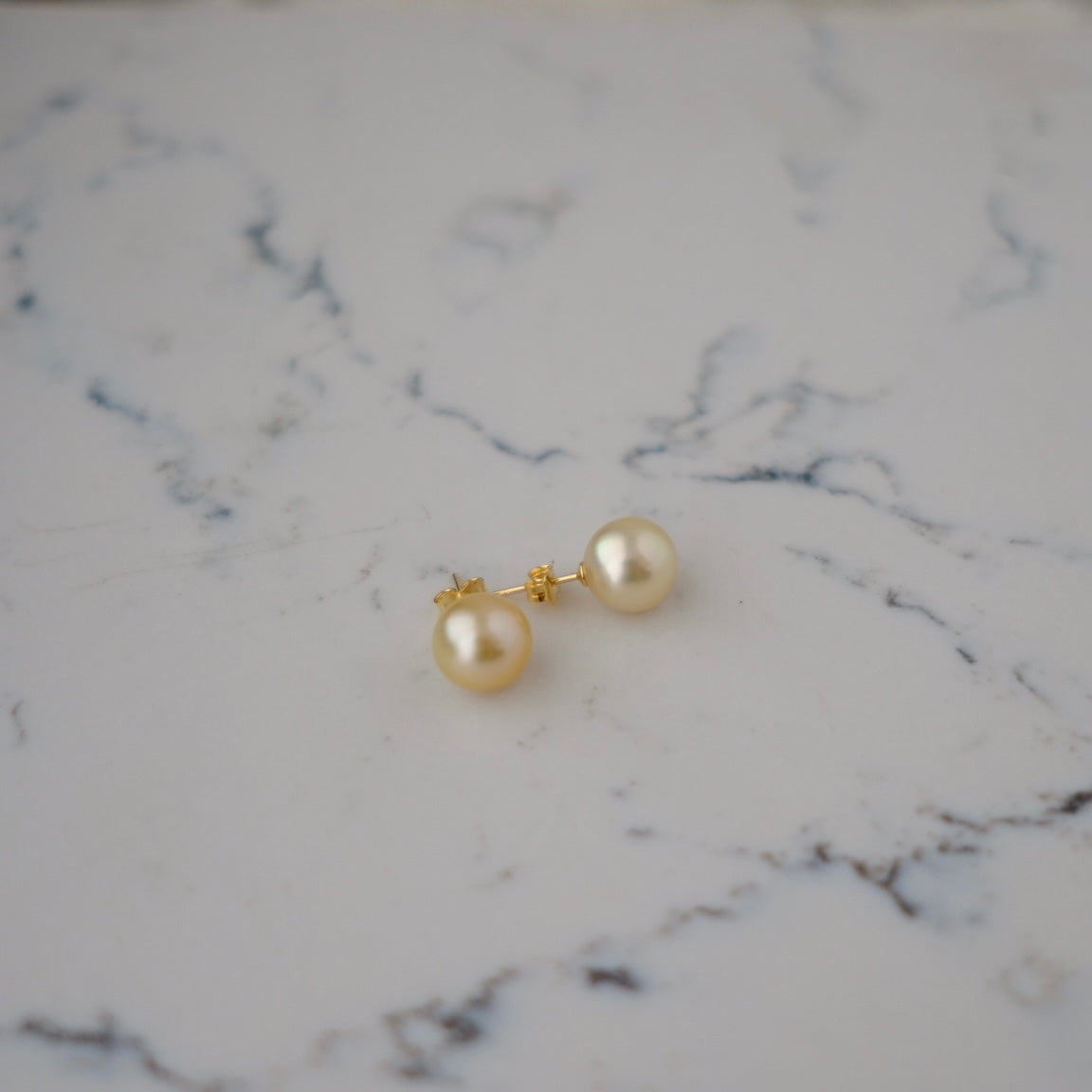 Golden South Sea Pearl, 18K, 10.7mm