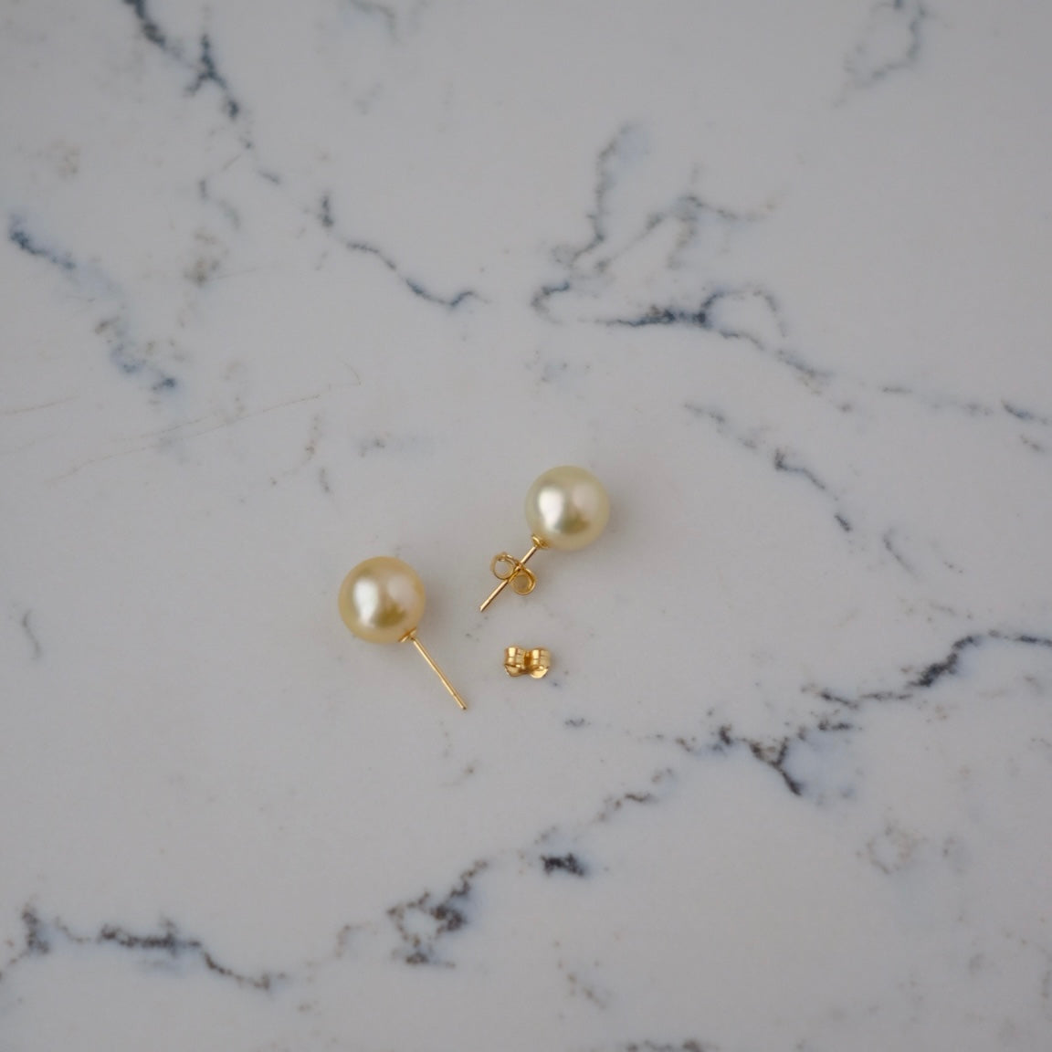 Golden South Sea Pearl, 18K, 10.7mm