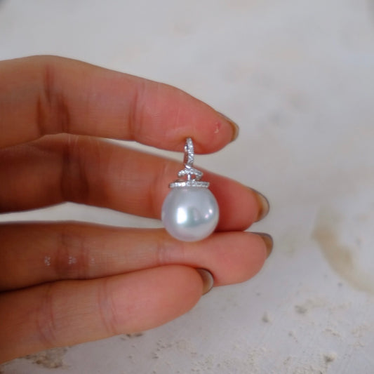 Z052 Classic Bails, AU750, Diamond 0.085ct