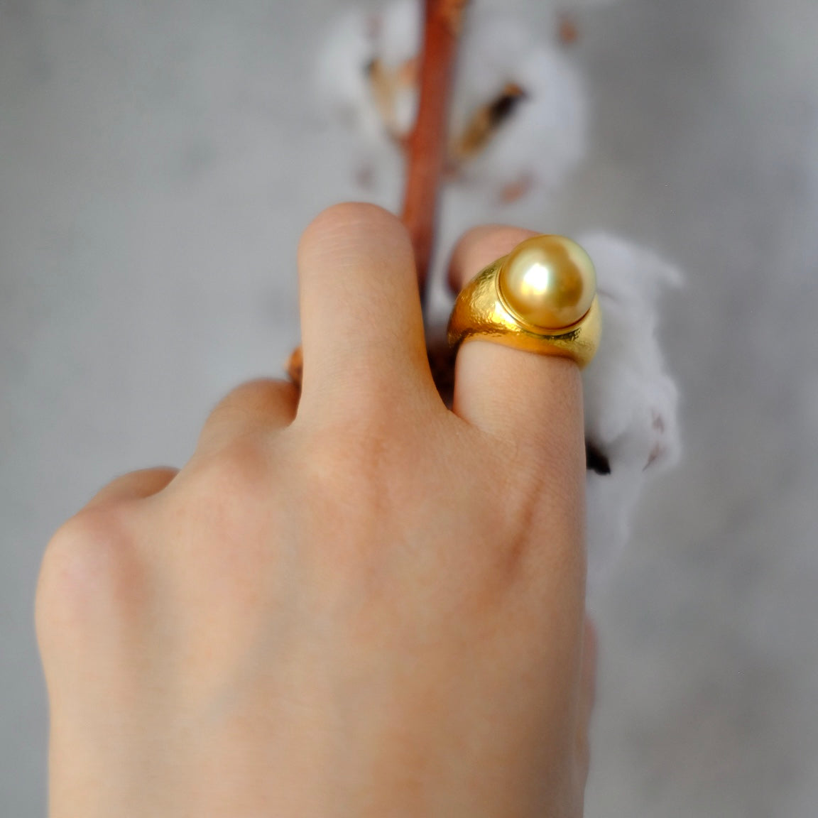 CR004 Antique Arch Ring