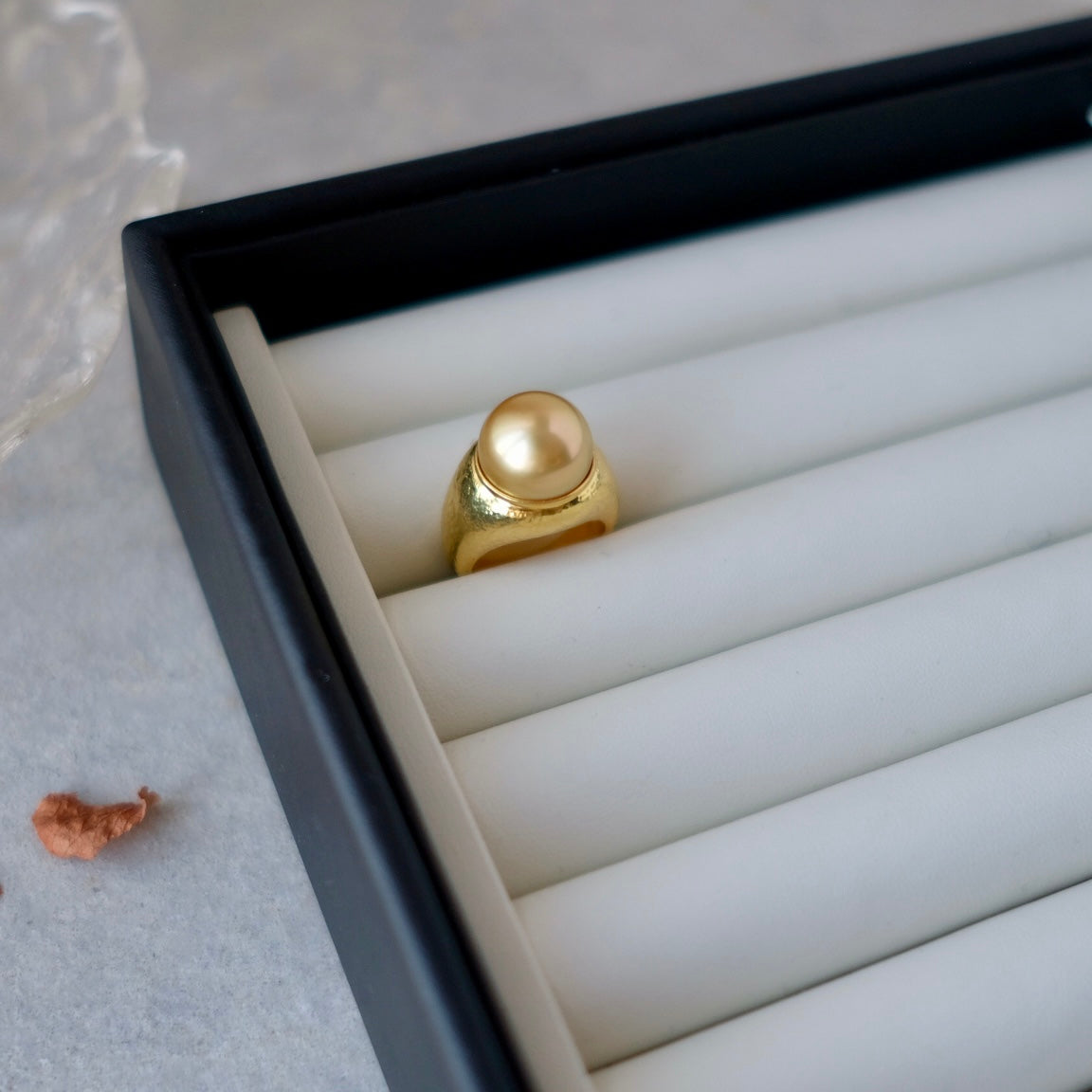 CR004 Antique Arch Ring