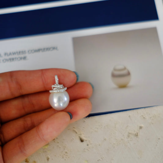 White South Sea Pearl Pendant, DT 13.5*15.9mm, AU750 Diamond 0.115ct, PASPALEY