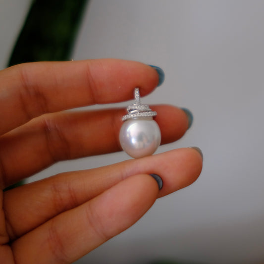 Z068 Classic Bails, AU750, Diamond 0.115ct