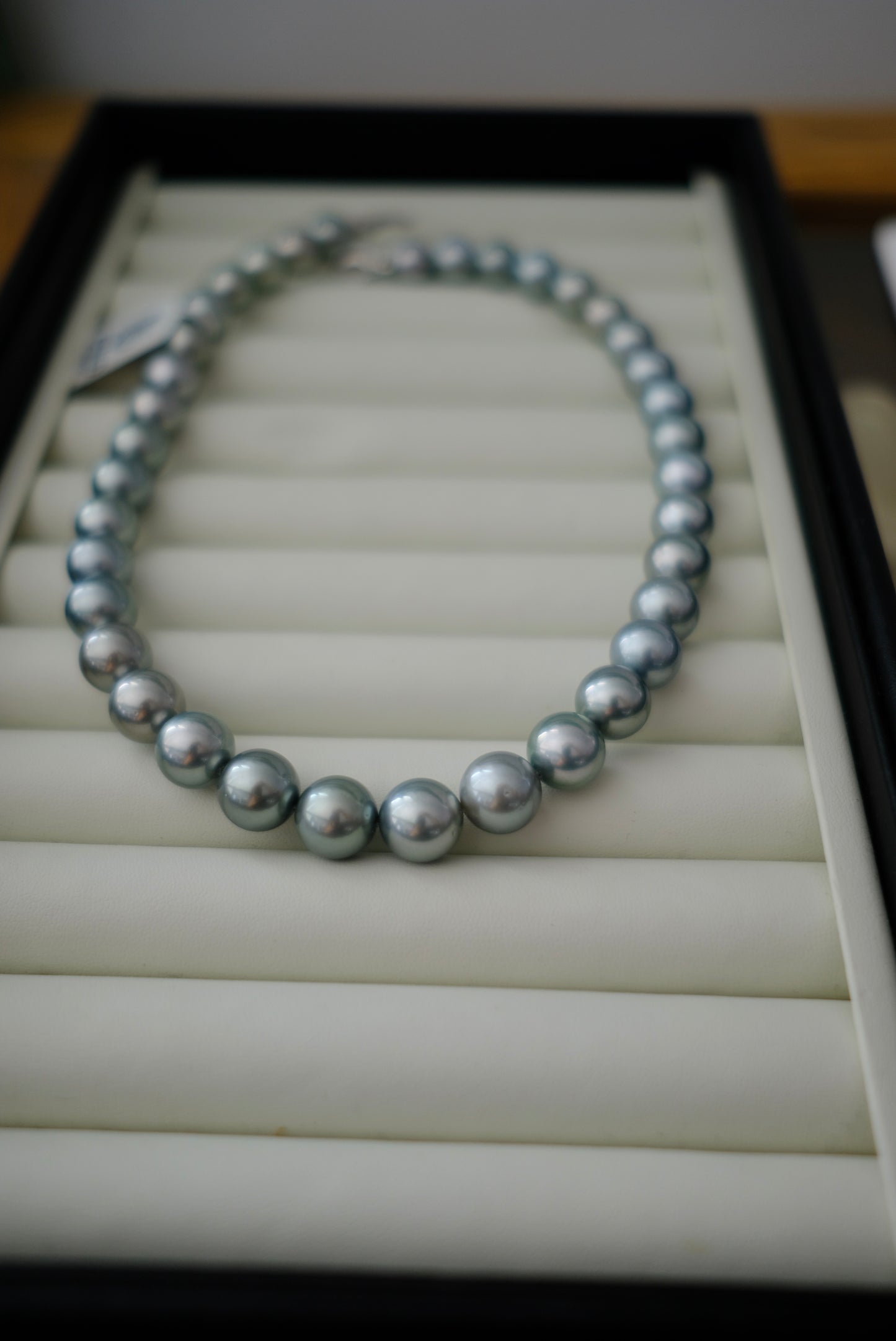 Tahitian Platinum Gray Necklace, 10-11.9mm, Pearl Necklace, GUILD Certificate #7773