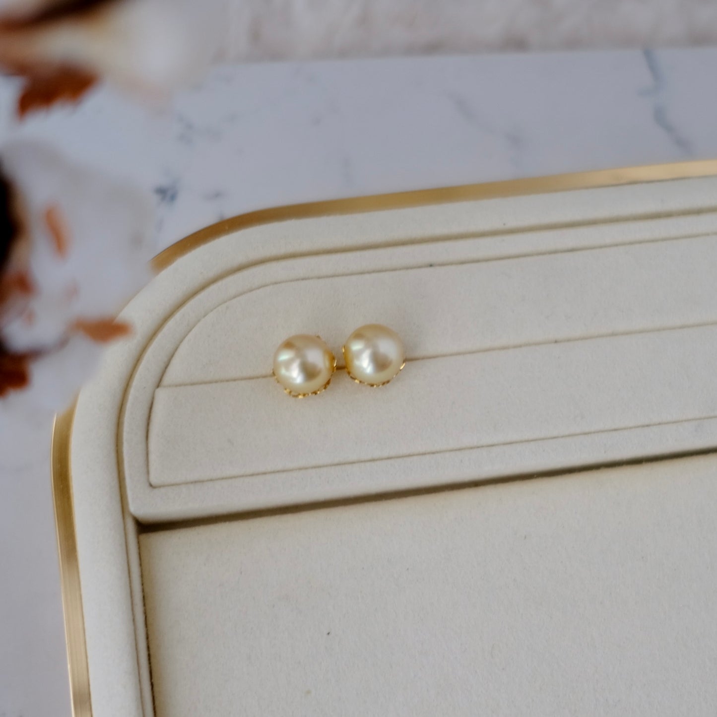Golden South Sea Pearl, 18K Earrings, 11.3mm