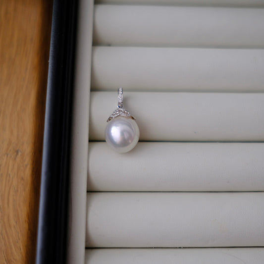 Z080 Classic Bails, AU750, Diamond 0.108ct