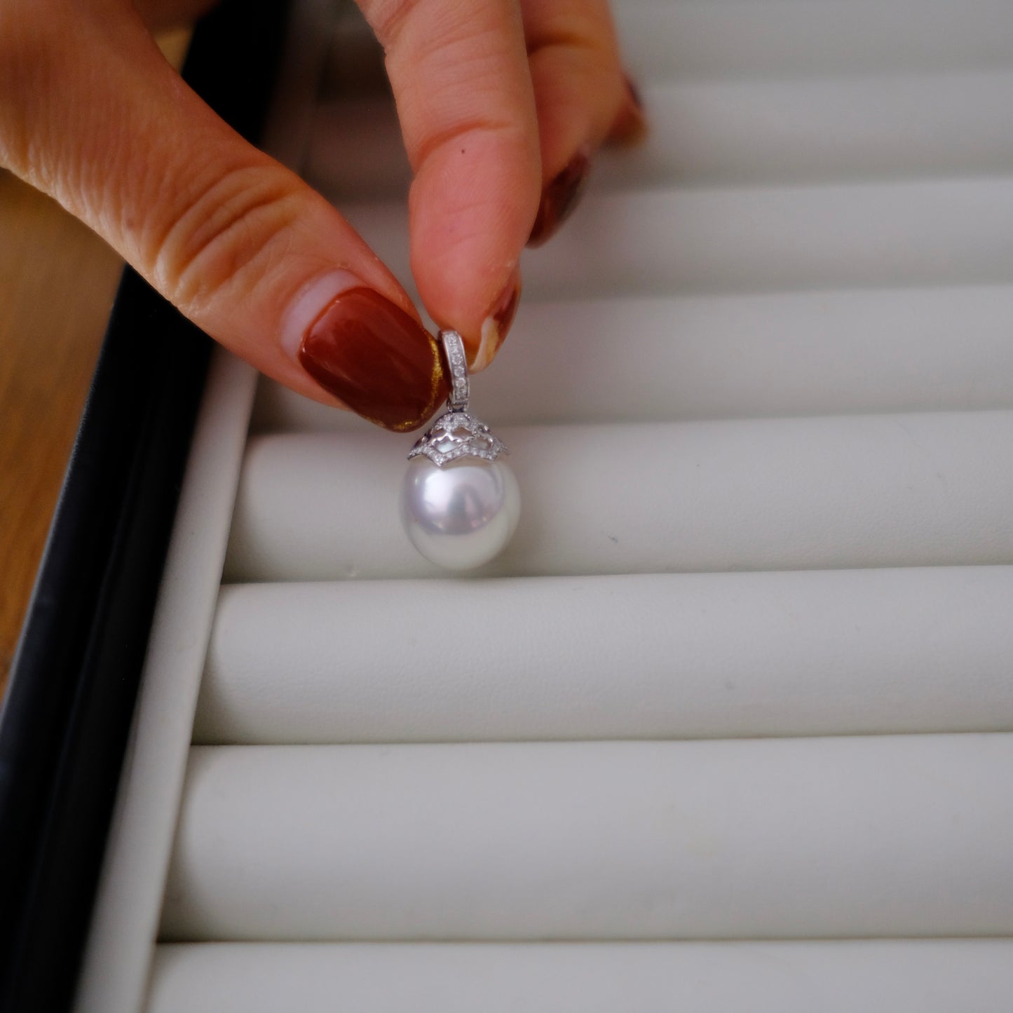 Z080 Classic Bails, AU750, Diamond 0.108ct