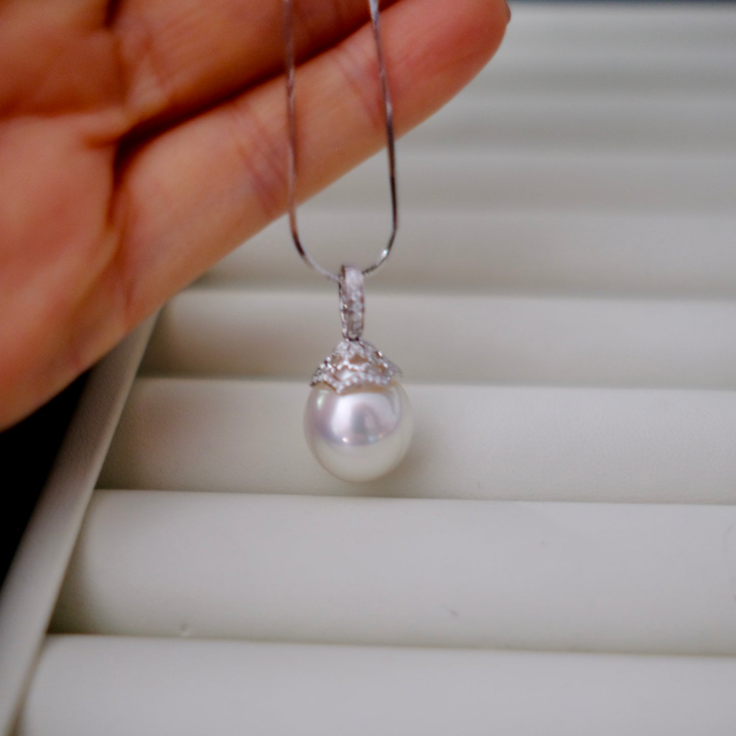 Z080 Classic Bails, AU750, Diamond 0.108ct