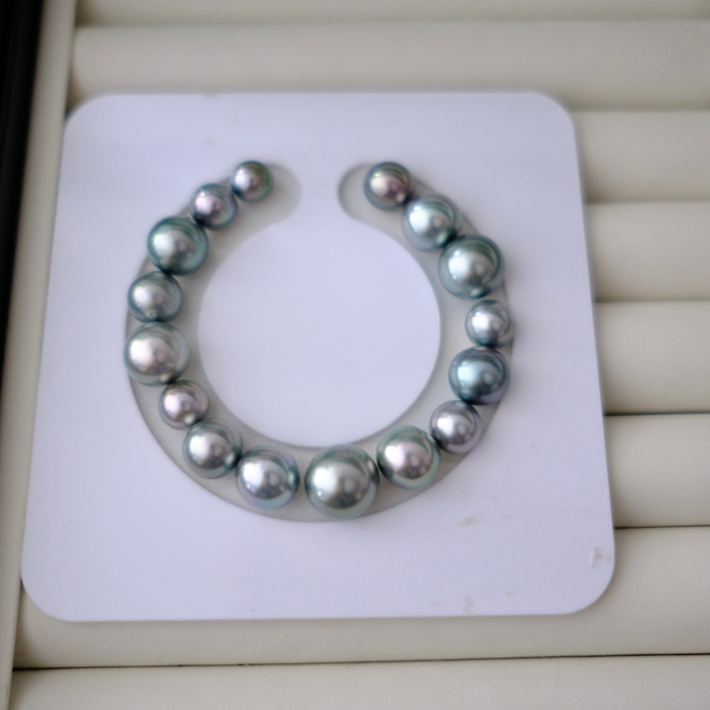 Tahitian Pearl Bracelet, Round/Near Round, Platinum Grey, 8.1-12.5mm