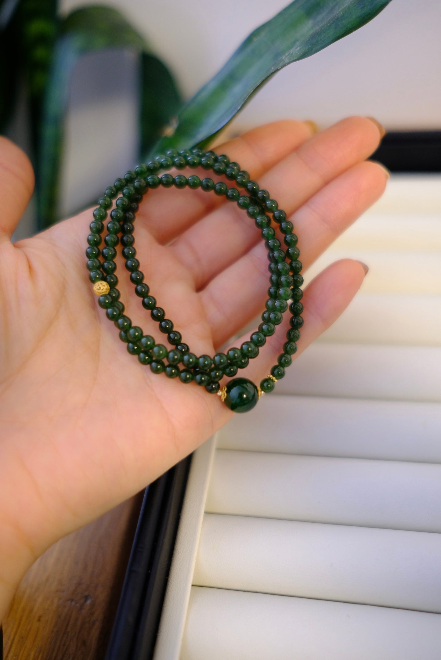 Siberian Jade Bracelet, AU750, 4mm/10mm