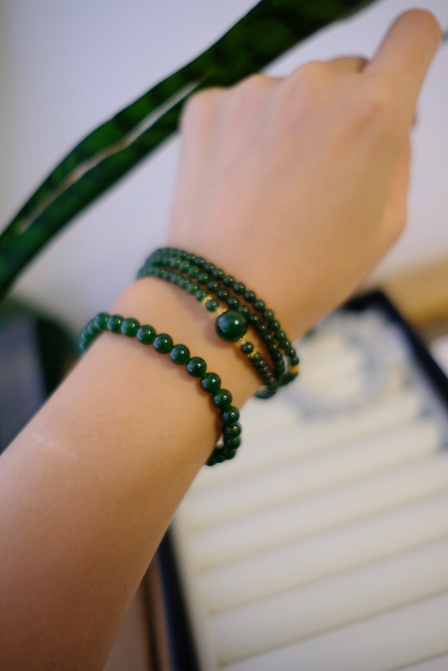 Siberian Jade Bracelet, AU750, 4mm/10mm