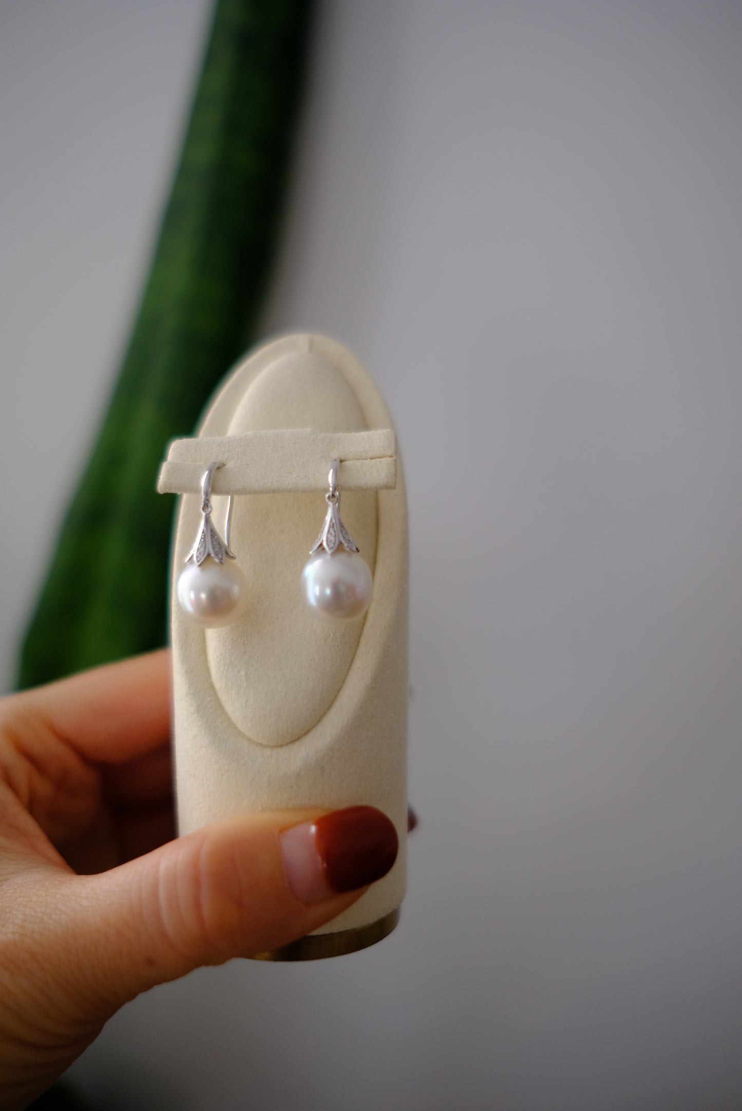 White South Sea Pearl Earrings, 11-12mm, AU750, Diamond